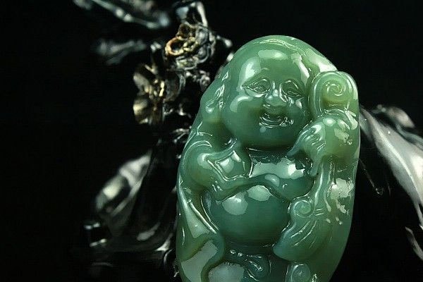 翡翠价位一般多少钱 影响翡翠价格的因素有哪些?