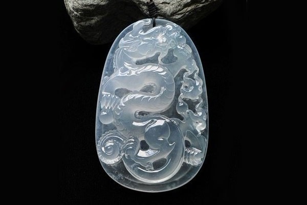 翡翠手镯怎么挑 什么样的翡翠受好翡翠
