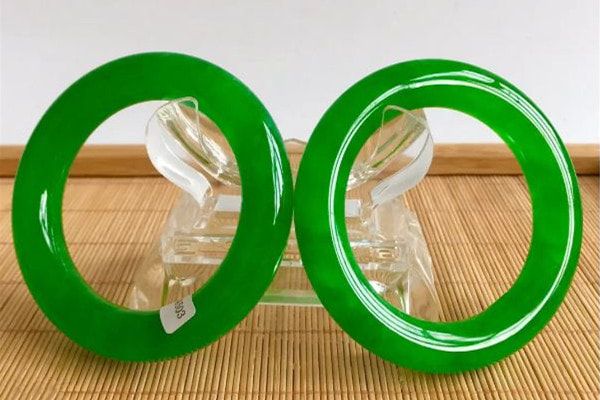 翡翠手镯怎么选圈口_翡翠手镯买大点好还是买小点好-第2张-翡翠-玉仓库