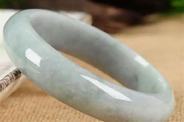 翡翠手镯怎么选圈口_翡翠手镯买大点好还是买小点好-第3张-翡翠-玉仓库