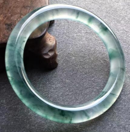 翡翠手镯怎么看水头？行家教你这样挑-第2张-翡翠-玉仓库