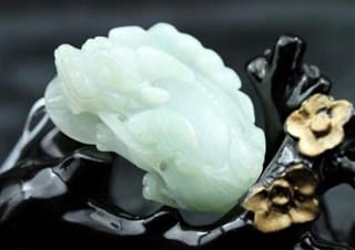 戴貔貅吊坠有什么讲究_戴对助事业蓬勃发展