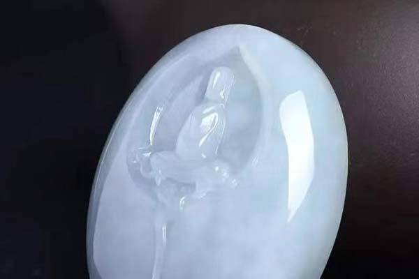 白色糯种翡翠好不好