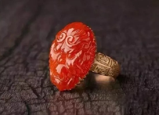 红翡价格_如何判断红色翡翠的价值