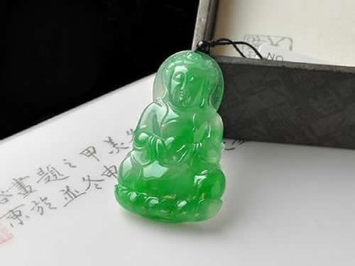 适合男士佩戴的翡翠款式
