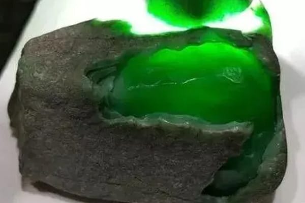 翡翠原石的藓指的是什么_翡翠原石的藓有什么种类-第2张-翡翠-玉仓库