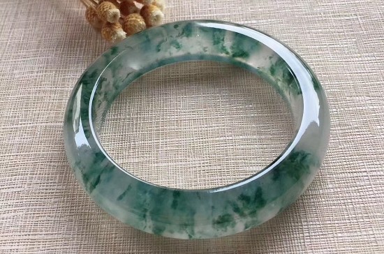 和翡翠相似的玉石有哪些?翡翠真假鉴定-第2张-翡翠-玉仓库