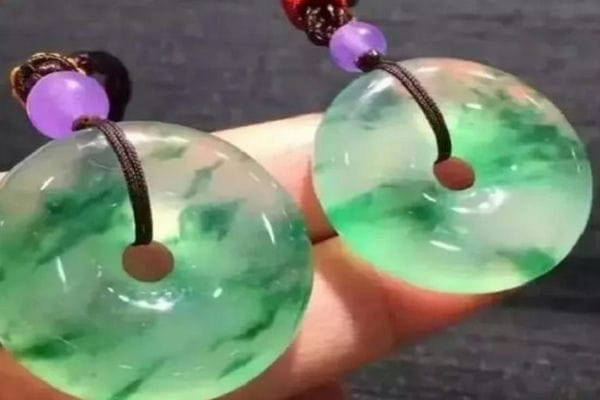 翡翠怎么看好坏_这样看可避免被坑！