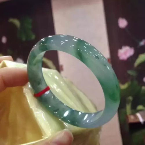 古董翡翠饰品大全图与价格_宝迷们根据第一组的名字