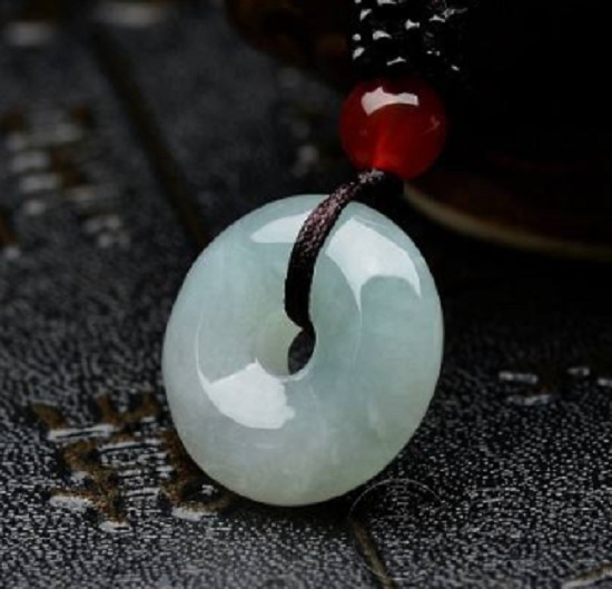 鉴别翡翠的真假小窍门_鉴别翡翠真假四个小窍门