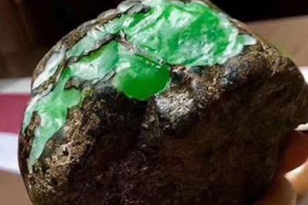 翡翠毛料和明料的区别_怎么辨别翡翠明料-第3张-翡翠-玉仓库