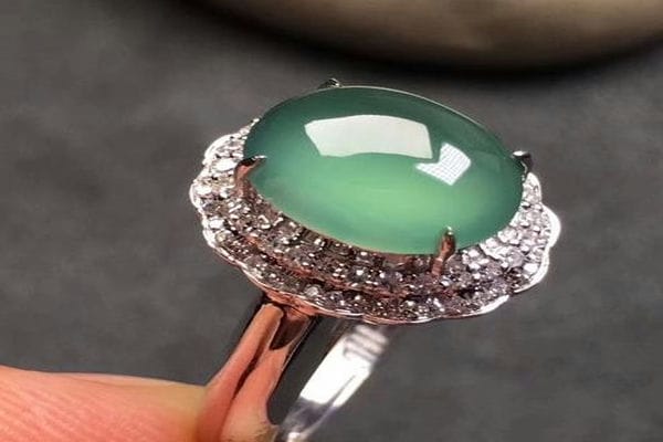翡翠真品有什么特点特征_翡翠刚性到底是什么