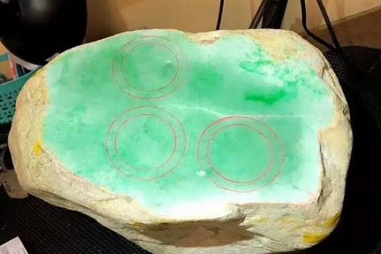 翡翠原石冰种满绿怎么样看-第2张-翡翠-玉仓库