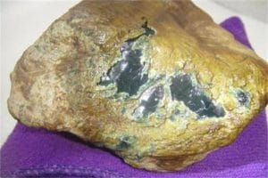 哪里生产翡翠原石,哪里生产翡翠原石呢-第2张-翡翠-玉仓库