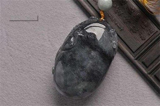 什么是黑冰翡翠（收藏）
