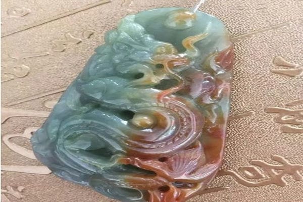 龙牌翡翠图片及价格_翡翠龙牌多少钱一个