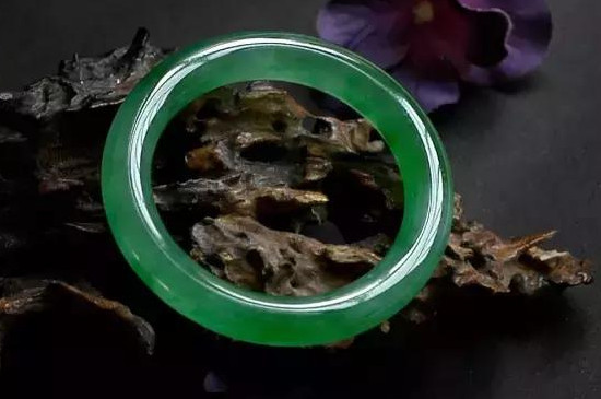 带有裂纹的翡翠不吉利吗，戴有裂纹的翡翠不好-第3张-翡翠-玉仓库