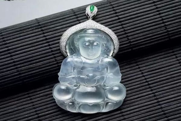 翡翠保养最不该犯这四个错误_尤其是第一个