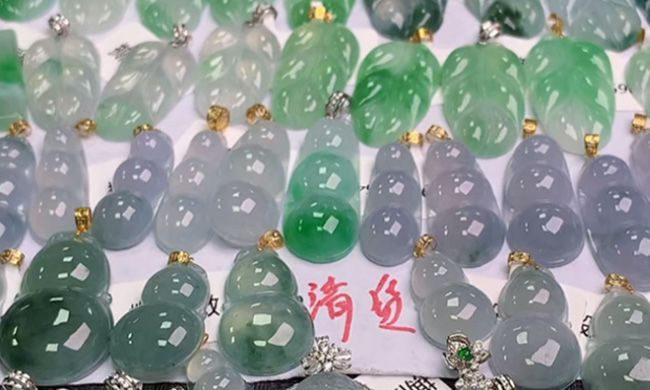 天然a货白色翡翠手镯价格和图片-天然A货翡翠手镯