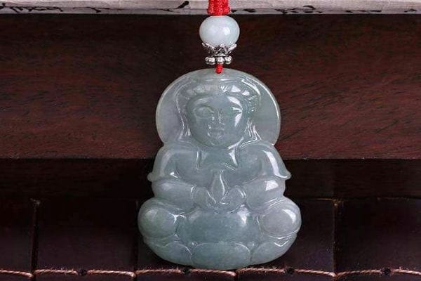 翡翠观音吊坠一般卖多少钱一克__翡翠观音吊坠贵吗