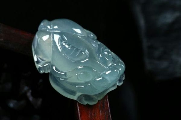高冰种翡翠价格_目前价格是多少
