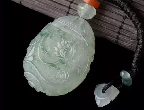 翡翠玉雕有什么造型和款式__翡翠玉雕艺术价值鉴赏