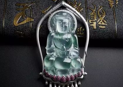 选购翡翠_新手选购翡翠关键看四点