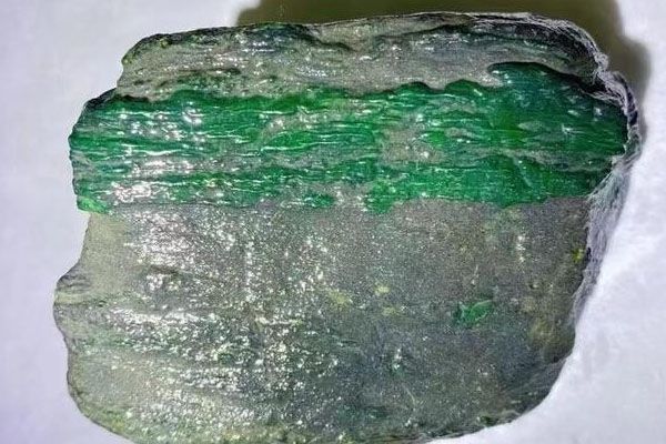 翡翠原石多少钱一吨_翡翠100吨原石价格-第2张-翡翠-玉仓库