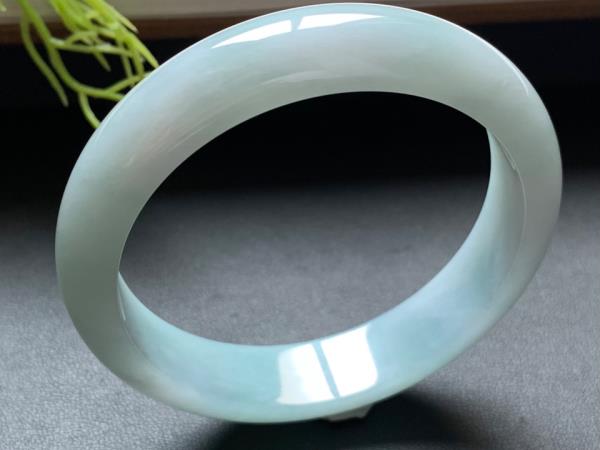 豆青糯种翡翠有价值吗_翡翠a货豆青冰糯种什么意思？好不好？谢谢-第3张-翡翠-玉仓库