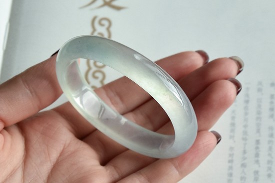 冰种翡翠手镯如何挑选