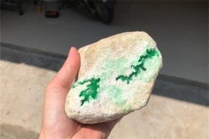 瑞丽翡翠原石交易市场在哪,瑞丽翡翠原石交易市场在哪的
