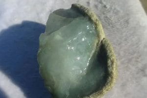 翡翠原石不脱沙能出冰吗
