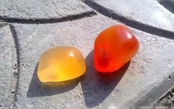 与翡翠相生相似的品种？