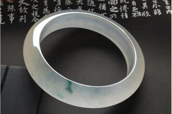 怎么区分玻璃种翡翠和冰种翡翠？翡翠之间的价格有什么差别？-第2张-翡翠-玉仓库