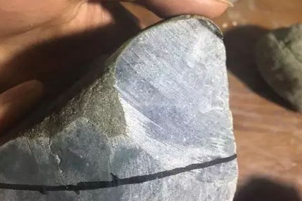 刀疤结翡翠原石好不好_翡翠刀疤结场口原石特点