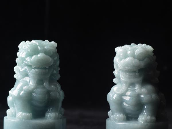翡翠狮子的寓意是什么_狮子葫芦宝剑石雕是什么寓意-第3张-翡翠-玉仓库