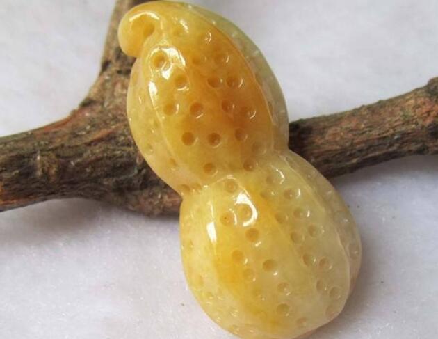 如何评价黄翡挂件的价值？黄翡和翡黄竟然是不同的！-第3张-翡翠-玉仓库