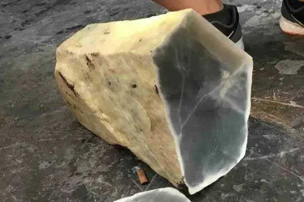 翡翠原石场口介绍和特点_翡翠原石毛料哪个场口好-第2张-翡翠-玉仓库