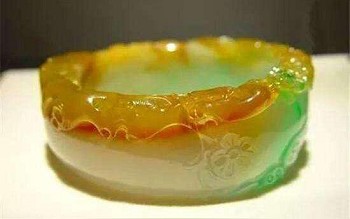 大马坎翡翠原石雾层和种的关系？