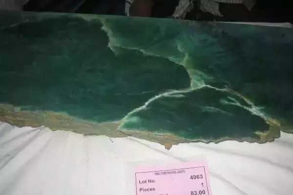 翡翠原石怎么看裂深不深-第2张-翡翠-玉仓库
