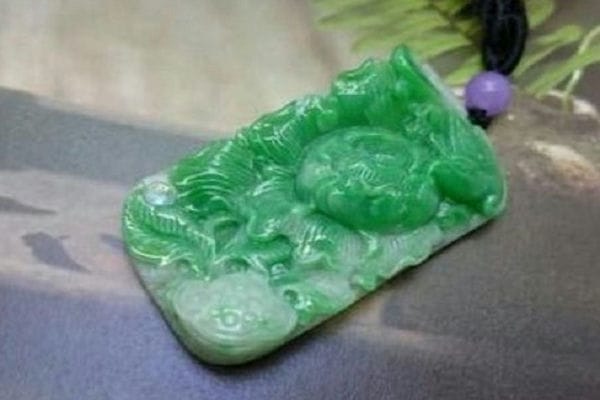 翡翠鉴定工具买哪种好_这三种优先考虑