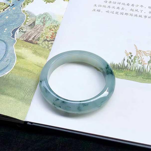翡翠手镯怎么分辨真假？