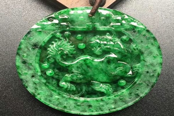 满绿铁龙生市场价值多少钱__铁龙生市场价格分析-第3张-翡翠-玉仓库