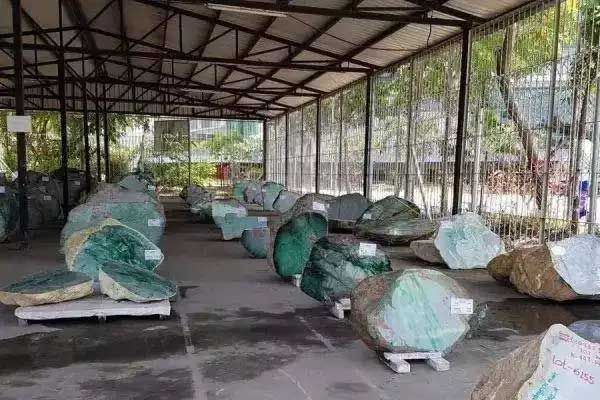 翡翠原石去哪买_翡翠原石交易市场哪里有-第2张-翡翠-玉仓库