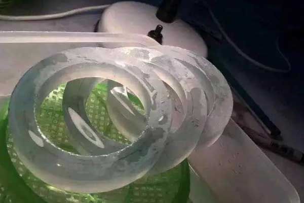 翡翠原石处理步骤_翡翠原石在家怎么去皮切割-第2张-翡翠-玉仓库