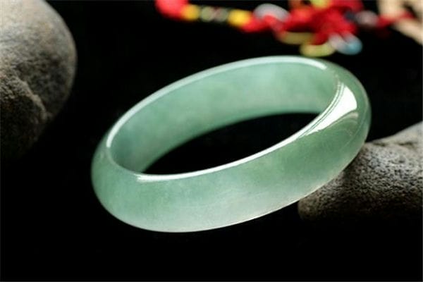 翡翠镯子全是棉为何还那么贵?看完的人都懂了！(图文)