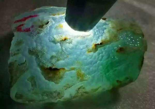 翡翠赌石窍门与鉴赏：要具备这三点！-第2张-翡翠-玉仓库