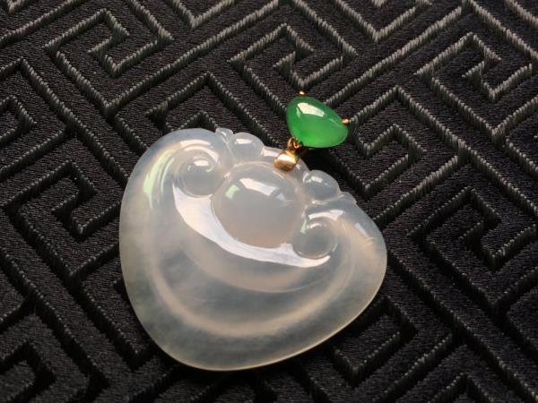翡翠小佛配什么链子_蜜蜡配什么链子