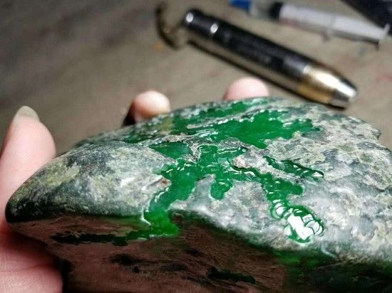 翡翠雕刻工艺流派有哪些？带我们一起开开眼界！