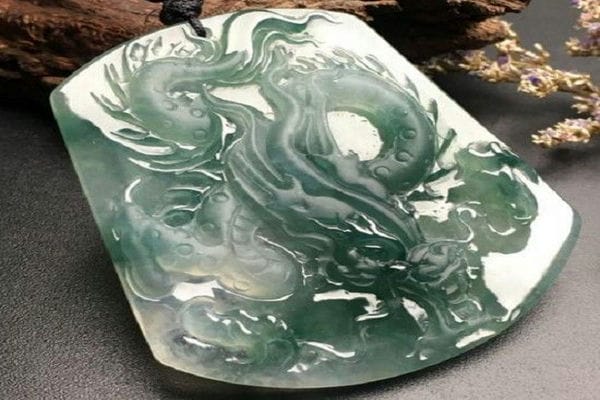 翡翠龙牌适合哪些人戴_佩戴都有哪些美好的寓意-第2张-翡翠-玉仓库
